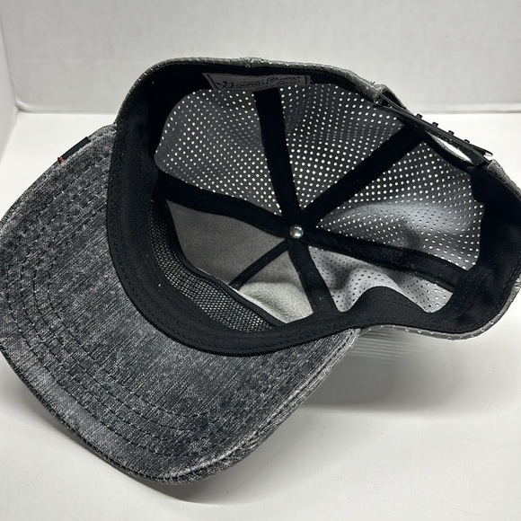 Goorin Bros Hard Ox Trucker Hat Cap Cartoon Graphic Faux Leather Gray Grey - Picture 5 of 8